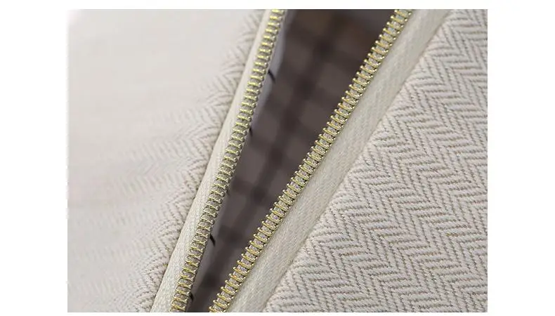Minimal Travel Makeup Bag with Waterproof Lining