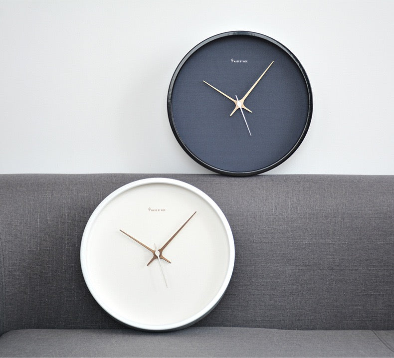 Modern Metal Wall Clock with Wooden Hands – 30cm