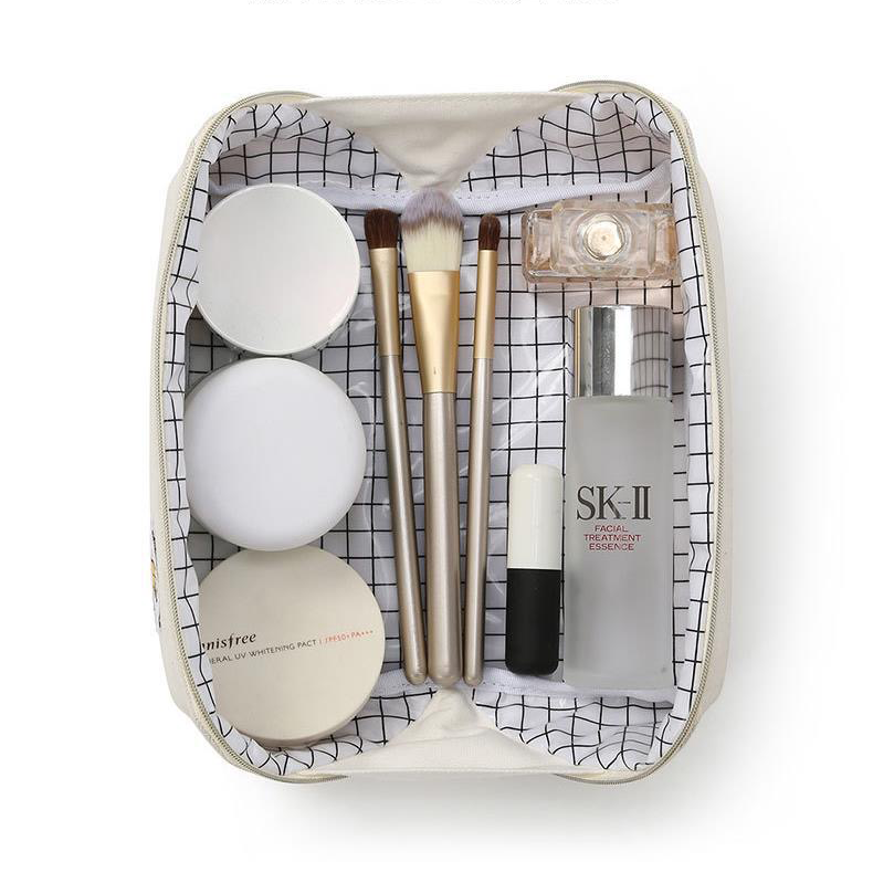 Minimal Travel Makeup Bag with Waterproof Lining